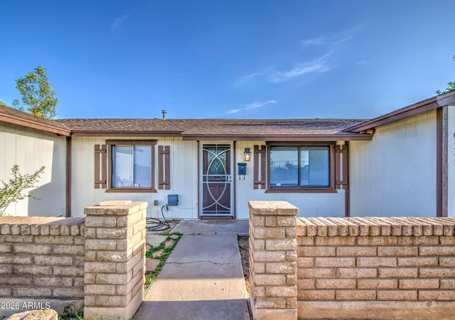 Photo 4 of Sale Pending at 6321 W Palm Ln, Phoenix, AZ 85035 | MLS# 7070304 | Listing updated on 2026-09-18
