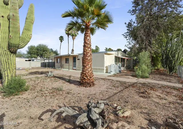 Photo 3 of Sale Pending at 18685 W Bobcat Rd, Casa Grande, AZ 85122 | MLS# 7070156 | Listing updated on 2026-09-23