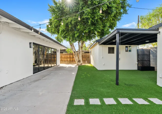 Photo 3 of Single family home for sale at 1322 E Catalina Dr, Phoenix, AZ 85014 | MLS# 7070136 | Listing updated on 2026-09-10