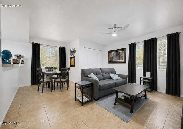 Listing Photo 5 - Condo for sale in building located at 8847 N 8Th St, Phoenix, AZ 85020 - Unit #101