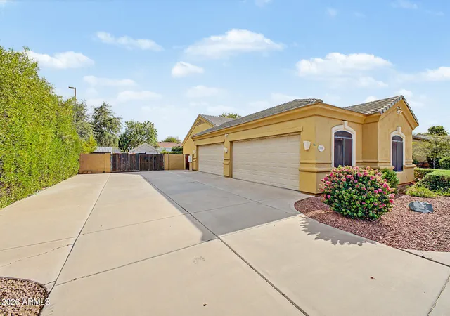 Photo 3 of Sale Pending at 2089 E Park Ave, Gilbert, AZ 85234 | MLS# 7070637 | Listing updated on 2026-09-17