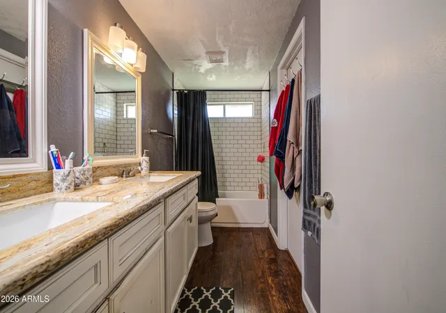 Photo 4 of Single family home for sale at 3642 N 72Nd Dr, Phoenix, AZ 85033 | MLS# 7070218 | Listing updated on 2026-09-16