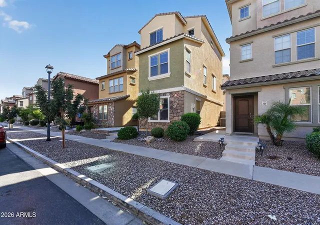 1st image of 2015 N 77th Ln, Phoenix, AZ 85035 | MLS# 7070628