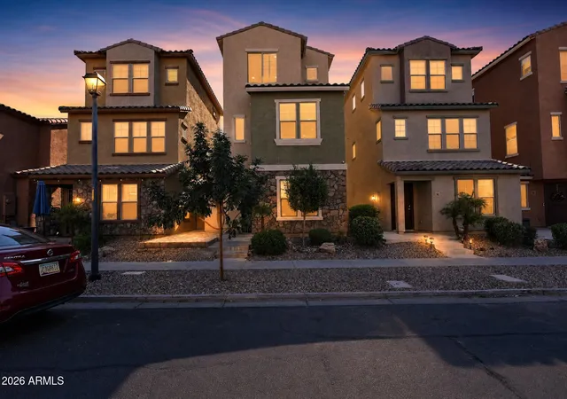 2nd image of 2015 N 77th Ln, Phoenix, AZ 85035 | MLS# 7070628