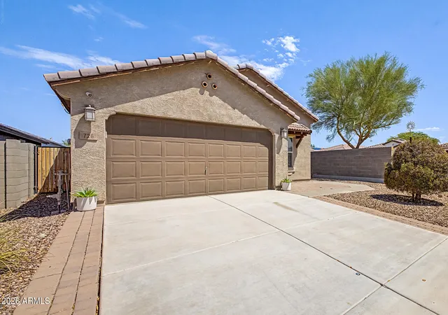 Photo 3 of Single family home for sale at 726 W Jardin Dr, Casa Grande, AZ 85122 | MLS# 7071786 | Listing updated on 2026-09-10