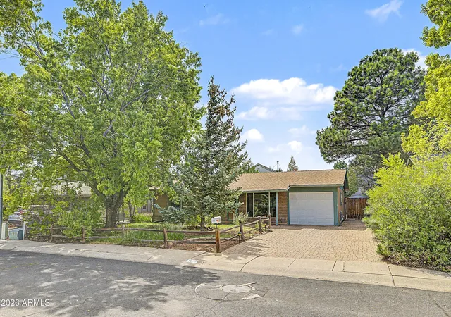 Photo 1 of Single family home for sale at 1055 N Manzanita Wy, Flagstaff, AZ 86001 | MLS# 7071973 | Listing updated on 2026-09-03