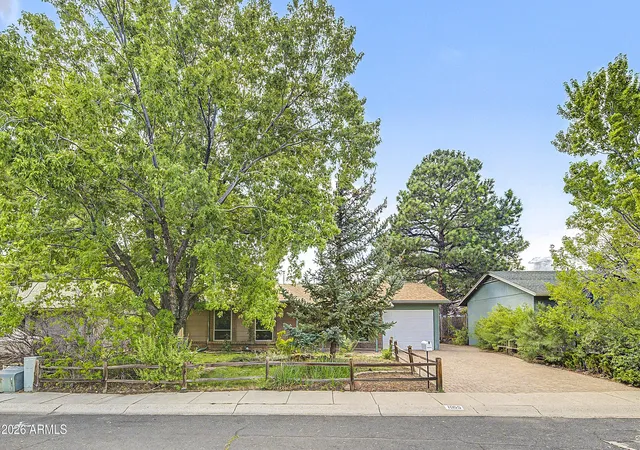Photo 2 of Single family home for sale at 1055 N Manzanita Wy, Flagstaff, AZ 86001 | MLS# 7071973 | Listing updated on 2026-09-03
