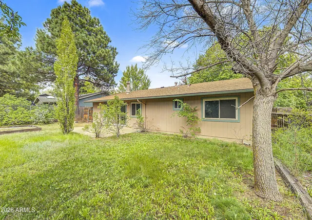 Photo 3 of Single family home for sale at 1055 N Manzanita Wy, Flagstaff, AZ 86001 | MLS# 7071973 | Listing updated on 2026-09-03