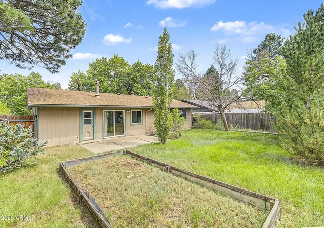 Photo 4 of Single family home for sale at 1055 N Manzanita Wy, Flagstaff, AZ 86001 | MLS# 7071973 | Listing updated on 2026-09-03