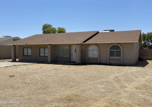 Photo 2 of Sale Pending at 9912 N 87th Ave, Peoria, AZ 85345 | MLS# 7071604 | Listing updated on 2026-09-25