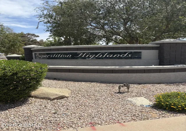 Photo 3 of Single family home for sale at 4049 E Aspen Wy, Gilbert, AZ 85234 | MLS# 7071144 | Listing updated on 2026-09-15