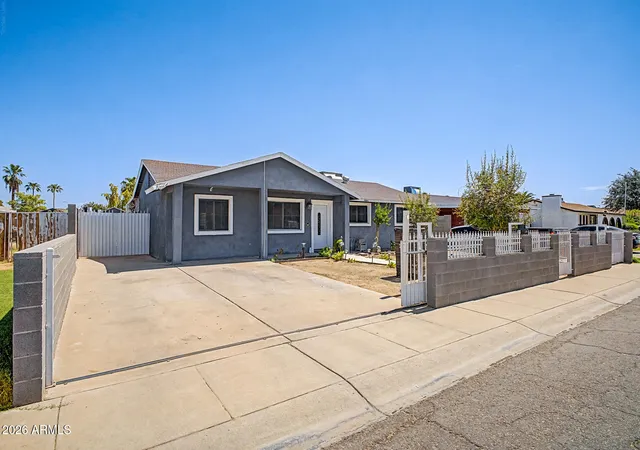 Photo 3 of Single family home for sale at 2621 N 50Th Ln, Phoenix, AZ 85035 | MLS# 7070853 | Listing updated on 2026-10-09