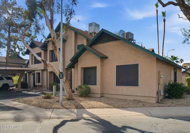 Photo 3 of Townhouse for sale at 8028 N 48Th Ave, Glendale, AZ 85302 | MLS# 7070322 | Listing updated on 2026-10-06