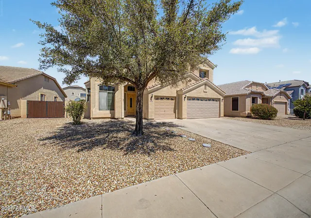 Photo 2 of Sale Pending at 10934 W Locust Ln, Avondale, AZ 85323 | MLS# 7070406 | Listing updated on 2026-08-26
