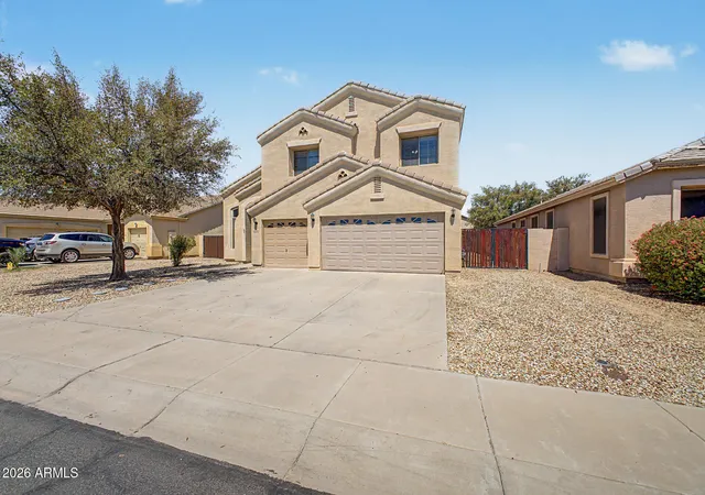 Photo 3 of Sale Pending at 10934 W Locust Ln, Avondale, AZ 85323 | MLS# 7070406 | Listing updated on 2026-08-26
