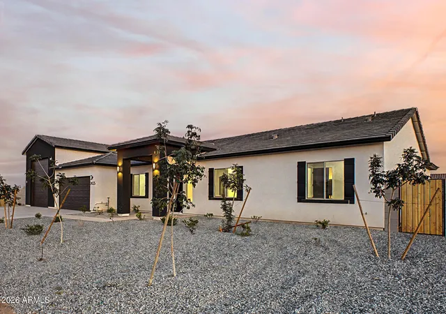 Photo 3 of Single family home for sale at 24025 W Beacon Ln, Wittmann, AZ 85361 | MLS# 7070524 | Listing updated on 2026-08-31