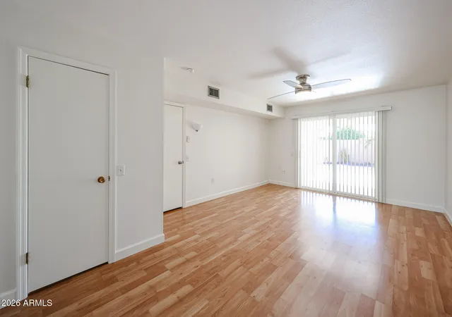 4th image of 10833 W Santa Fe Dr, Sun City, AZ 85351 | MLS# 7070401
