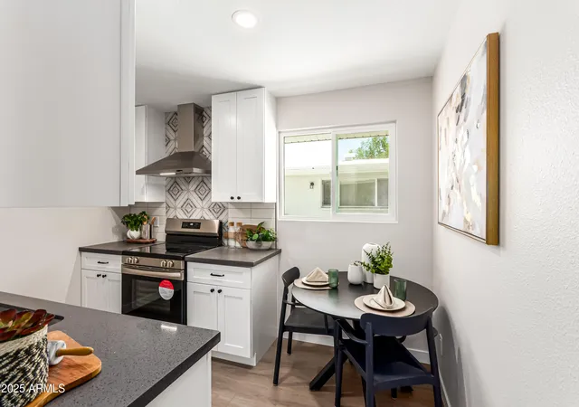 Listing Photo 4 - Condo for sale in building located at 920 N 82Nd St, Scottsdale, AZ 85257 - Unit #H208