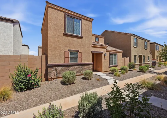 Photo 2 of Townhouse for sale at 3923 S 82nd Dr, Phoenix, AZ 85043 | MLS# 7071847 | Listing updated on 2026-09-11