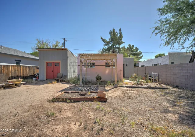 Photo 3 of Single family home for sale at 2033 N 22Nd Pl, Phoenix, AZ 85006 | MLS# 7071732 | Listing updated on 2026-09-05