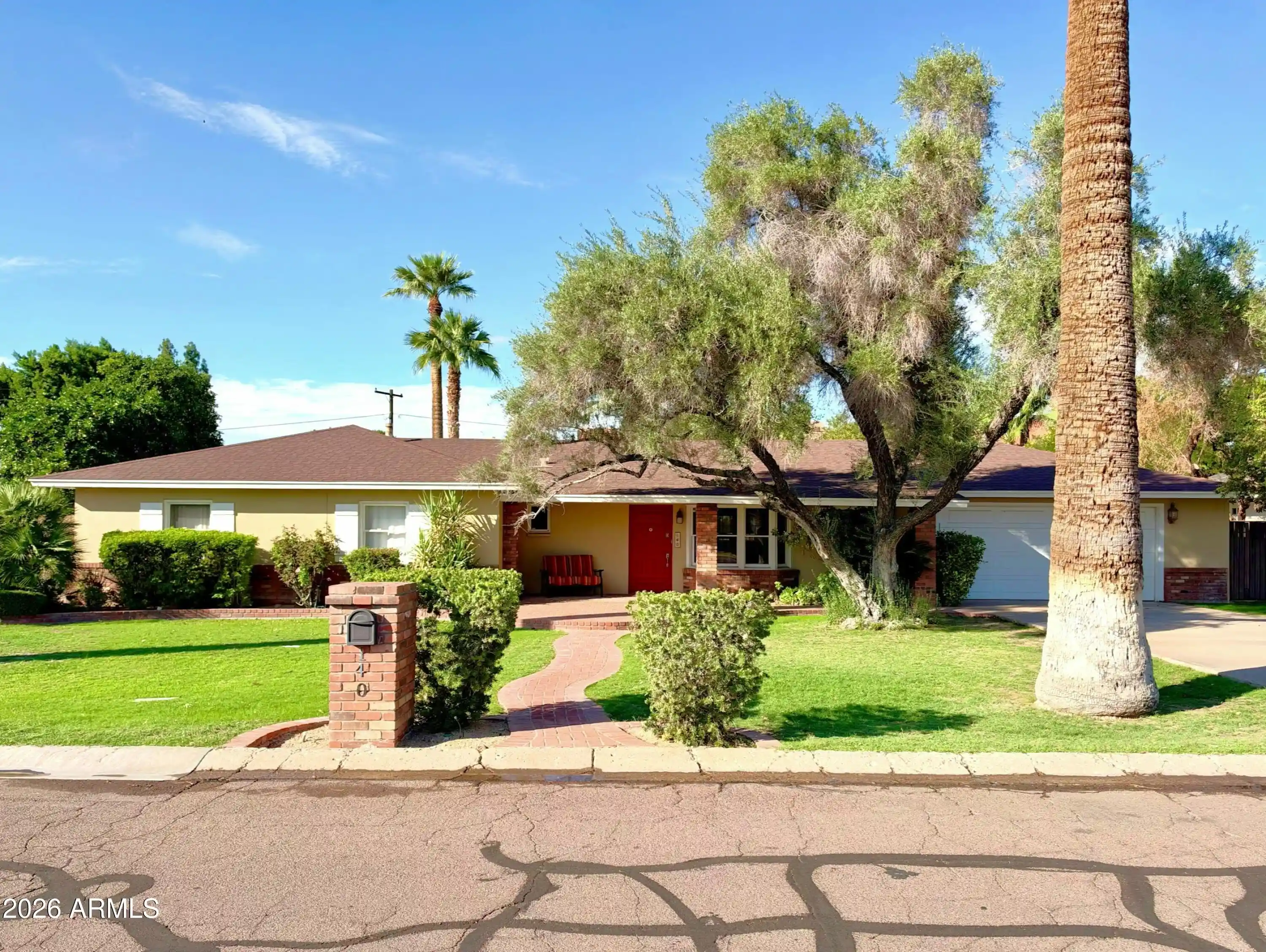 Photo 1 of Sale Pending at 140 W Harmont Dr, Phoenix, AZ 85021 | MLS# 7097443 | Listing updated on 2026-10-23