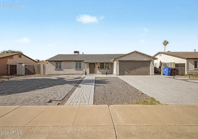 Photo 2 of Sale Pending at 6226 W Almeria Rd, Phoenix, AZ 85035 | MLS# 7072599 | Listing updated on 2026-09-02