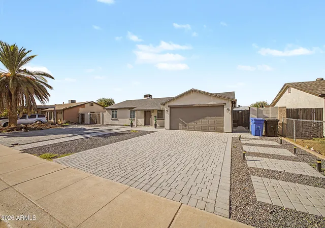 Photo 3 of Sale Pending at 6226 W Almeria Rd, Phoenix, AZ 85035 | MLS# 7072599 | Listing updated on 2026-09-02