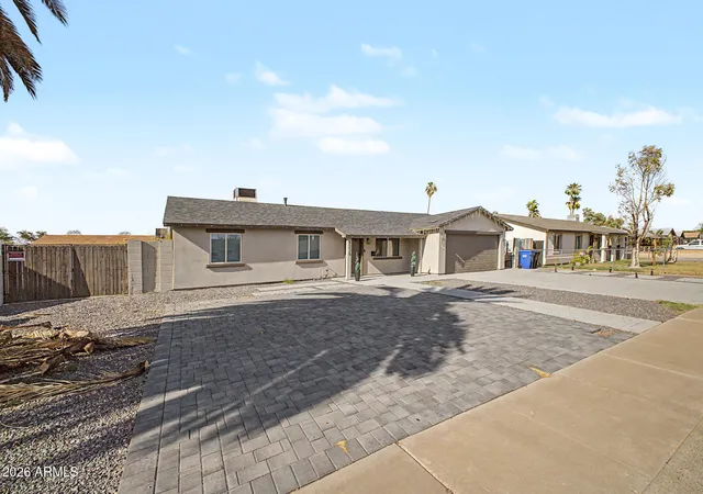 Photo 4 of Sale Pending at 6226 W Almeria Rd, Phoenix, AZ 85035 | MLS# 7072599 | Listing updated on 2026-09-02