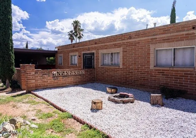 Photo 3 of Single family home for sale at 1036 S Chaparral Cir, Sierra Vista, AZ 85635 | MLS# 7071208 | Listing updated on 2026-09-13