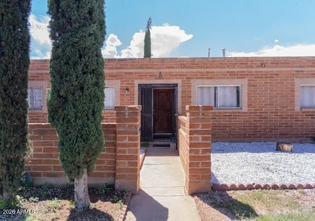 Photo 3 of Single family home for sale at 1036 S Chaparral Cir, Sierra Vista, AZ 85635 | MLS# 7071208 | Listing updated on 2026-10-25