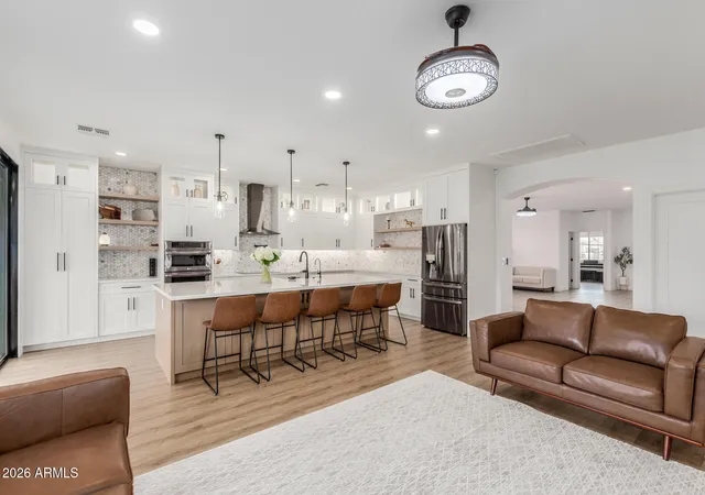 Photo 2 of Single family home for sale at 6404 W Black Hill Rd, Phoenix, AZ 85083 | MLS# 7071130 | Listing updated on 2026-08-28