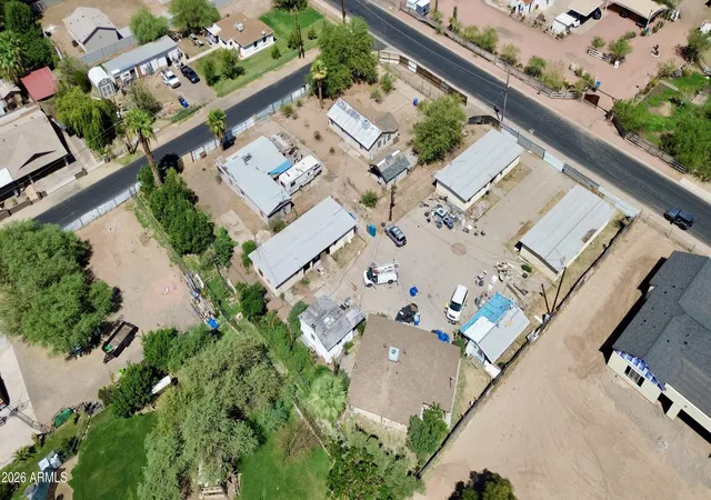 Photo 4 of Townhouse for sale at 945 W Corona Ave, Phoenix, AZ 85041 | MLS# 7070673 | Listing updated on 2026-09-23