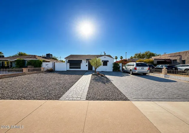 Photo 2 of Single family home for sale at 2206 N 15th Avenue, Phoenix, AZ 85007 | MLS# 7073665 | Listing updated on 2026-09-14