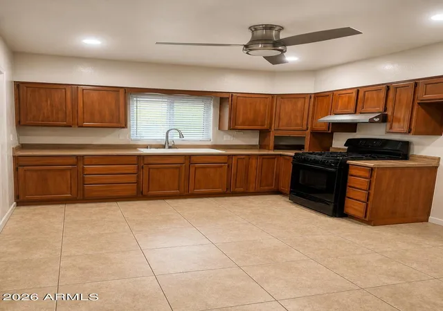 Photo 3 of Single family home for sale at 2206 N 15th Avenue, Phoenix, AZ 85007 | MLS# 7073665 | Listing updated on 2026-09-14