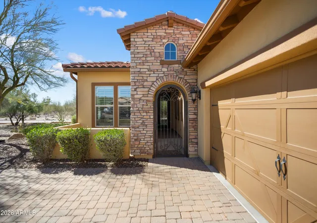 Photo 3 of Townhouse for sale at 12047 W Red Hawk Dr, Peoria, AZ 85383 | MLS# 7073595 | Listing updated on 2026-09-01