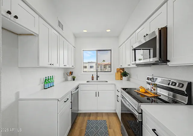 Listing Photo 4 - Condo for sale in building located at 16540 E Gunsight Dr, Fountain Hills, AZ 85268 - Unit #2003