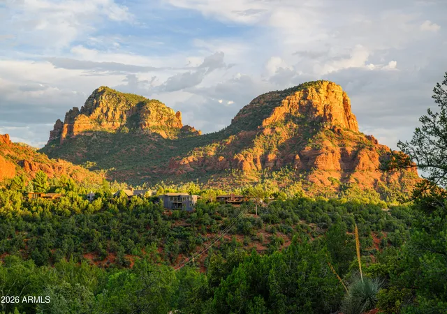 Photo 2 of Single family home for sale at 303 Oak Ridge Ln, Sedona, AZ 86336 | MLS# 7071736 | Listing updated on 2026-09-29