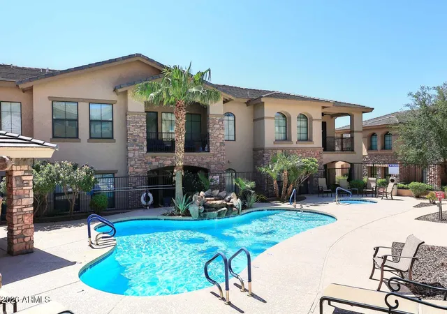 Townhouse for sale at 15550 S 5Th Ave #157, Phoenix, AZ 85045 | MLS# 7071907