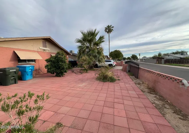 Photo 4 of Single family home for sale at 3053 N 53Rd Dr, Phoenix, AZ 85031 | MLS# 7070876 | Listing updated on 2026-10-02