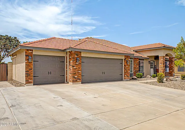 Photo 3 of Sale Pending at 40376 N Cape Wrath Dr, San Tan Valley, AZ 85140 | MLS# 7070896 | Listing updated on 2026-09-06