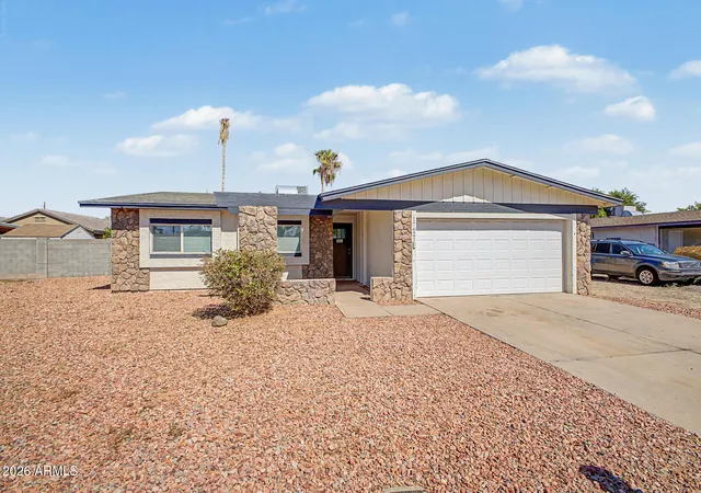 Photo 3 of Single family home for sale at 17621 N 18th Dr, Phoenix, AZ 85023 | MLS# 7071439 | Listing updated on 2026-09-14