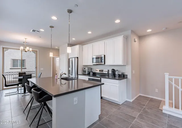 Townhouse for sale at 1741 E Chelsea Ln, Gilbert, AZ 85295 | MLS# 7070926