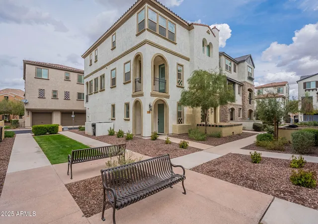Photo 2 of Townhouse for sale at 1741 E Chelsea Ln, Gilbert, AZ 85295 | MLS# 7070926 | Listing updated on 2026-08-26