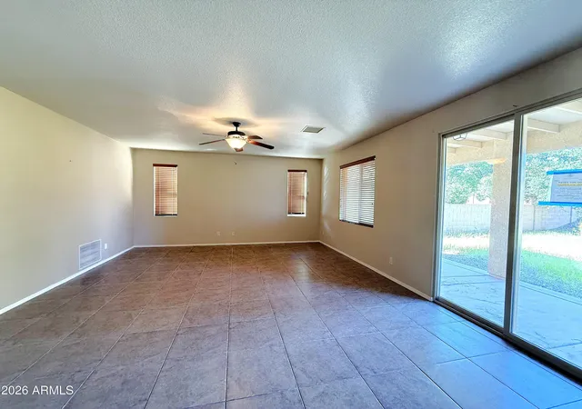 Photo 3 of Sale Pending at 548 Temple Dr, Sierra Vista, AZ 85635 | MLS# 7070973 | Listing updated on 2026-10-27