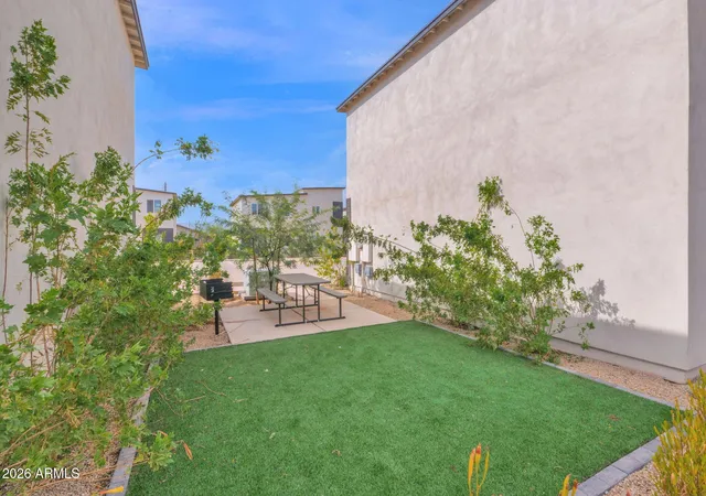 Photo 3 of Townhouse for sale at 4037 S 12th St, Phoenix, AZ 85040 | MLS# 7071032 | Listing updated on 2026-09-10