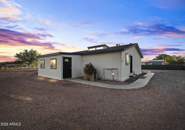 Photo 4 of Sale Pending at 29111 N 225 Th Ave, Wittmann, AZ 85361 | MLS# 7071051 | Listing updated on 2026-09-01