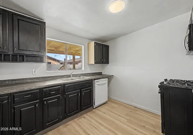 Photo 4 of Single family home for sale at 3130 W Almeria Rd, Phoenix, AZ 85009 | MLS# 7072296 | Listing updated on 2026-09-08
