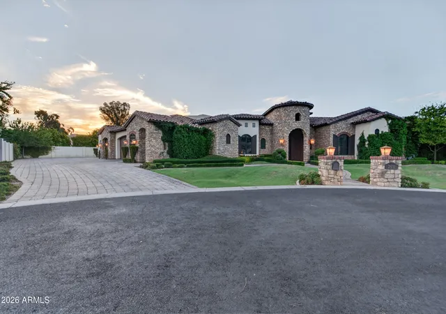Photo 1 of Sale Pending at 2476 E Linda Ct, Gilbert, AZ 85234 | MLS# 7072401 | Listing updated on 2026-09-18