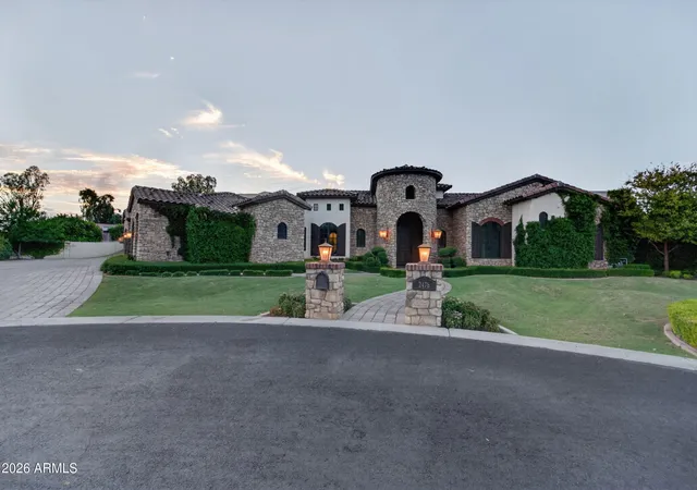 Photo 3 of Sale Pending at 2476 E Linda Ct, Gilbert, AZ 85234 | MLS# 7072401 | Listing updated on 2026-09-18
