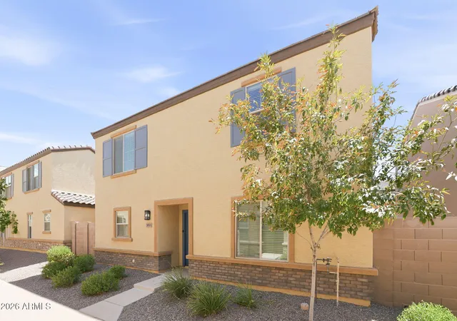 Photo 2 of Townhouse for sale at 3933 S 82Nd Dr, Phoenix, AZ 85043 | MLS# 7073345 | Listing updated on 2026-08-31